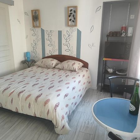 Chambre Pour 2 Personnes A Formigny Rdc Eksteriør billede